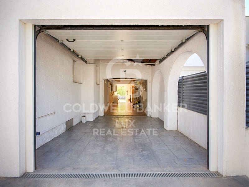 3 bedroom Villa for sale in Empuriabrava with pool garage - € 990,000 (Ref: 7700970)