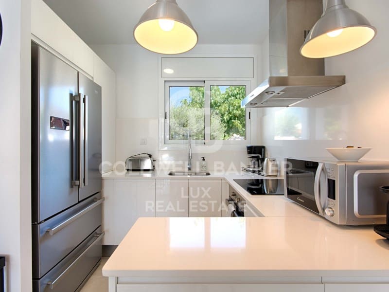 3 bedroom Villa for sale in Empuriabrava with pool garage - € 990,000 (Ref: 7700970)