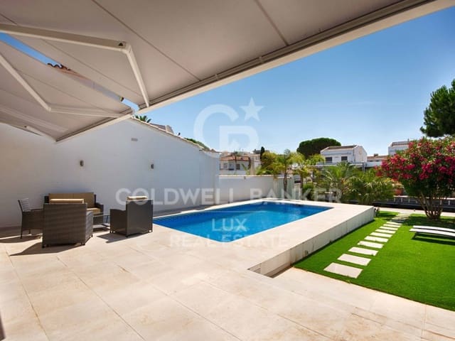 3 bedroom Villa for sale in Empuriabrava, Castelló d'Empúries with pool garage - € 990,000 (Ref: 7700970)
