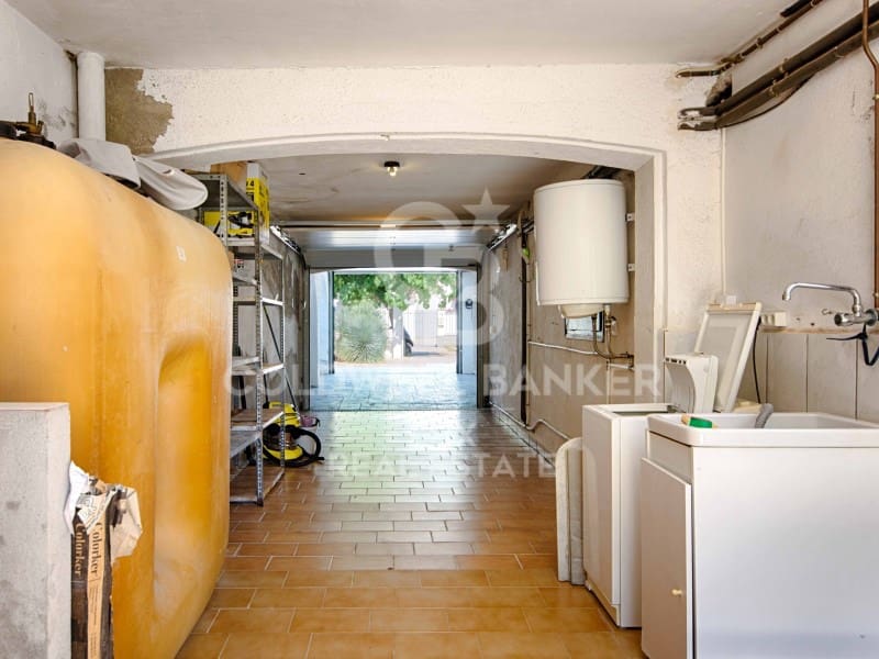 3 bedroom Villa for sale in Empuriabrava with pool garage - € 990,000 (Ref: 7700970)