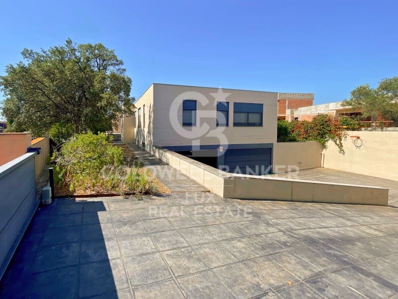 6 bedroom Villa for sale in Peralada with pool - € 1,365,000 (Ref: 7772540)