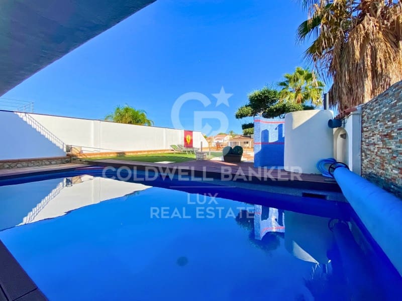 4 chambre Villa/Maison à vendre à Empuriabrava avec piscine garage - 1 950 000 € (Ref: 7776868)