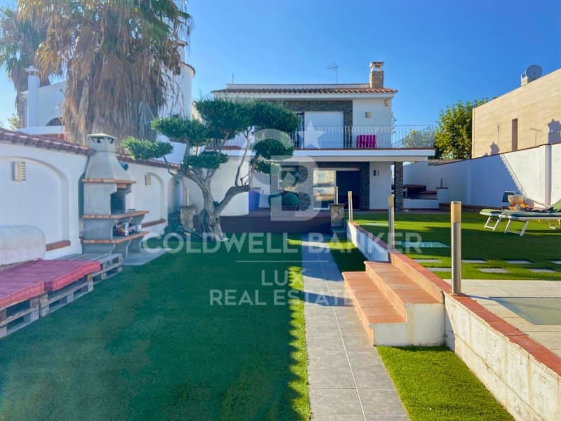 4 chambre Villa/Maison à vendre à Empuriabrava avec piscine garage - 1 950 000 € (Ref: 7776868)