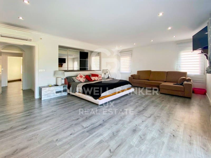 4 chambre Villa/Maison à vendre à Empuriabrava avec piscine garage - 1 950 000 € (Ref: 7776868)