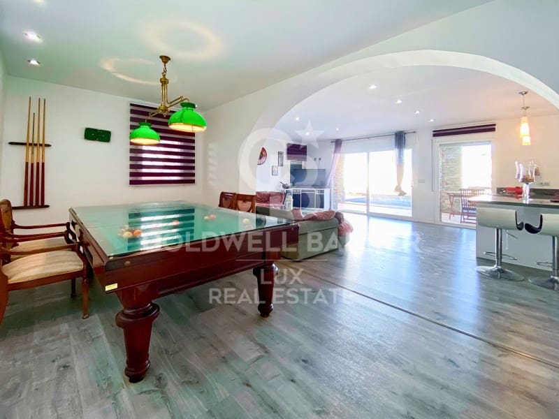 4 chambre Villa/Maison à vendre à Empuriabrava avec piscine garage - 1 950 000 € (Ref: 7776868)