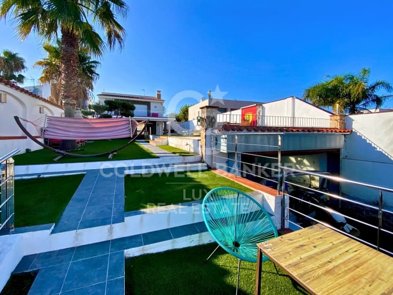 4 chambre Villa/Maison à vendre à Empuriabrava avec piscine garage - 1 950 000 € (Ref: 7776868)
