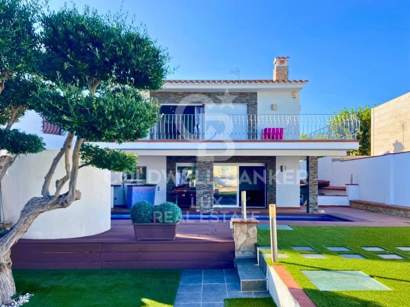 4 chambre Villa/Maison à vendre à Empuriabrava avec piscine garage - 1 950 000 € (Ref: 7776868)