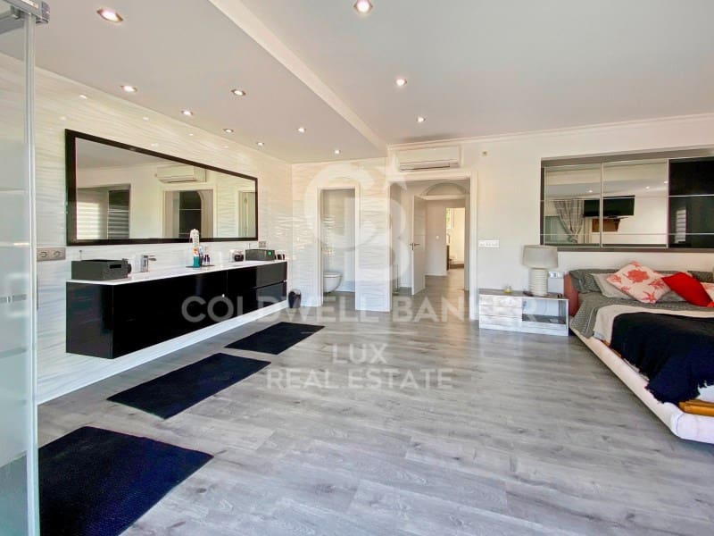 4 chambre Villa/Maison à vendre à Empuriabrava avec piscine garage - 1 950 000 € (Ref: 7776868)