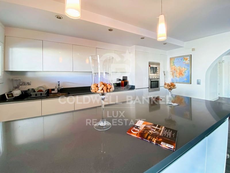 4 chambre Villa/Maison à vendre à Empuriabrava avec piscine garage - 1 950 000 € (Ref: 7776868)