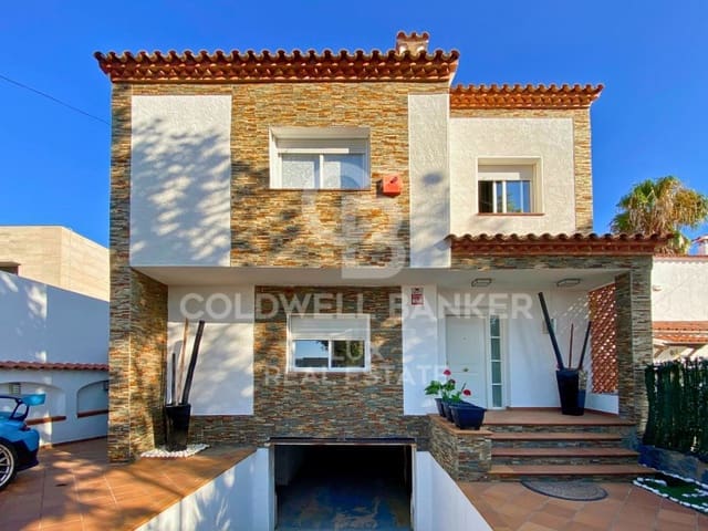 4 chambre Villa/Maison à vendre à Empuriabrava, Castelló d'Empúries avec piscine garage - 1 950 000 € (Ref: 7776868)