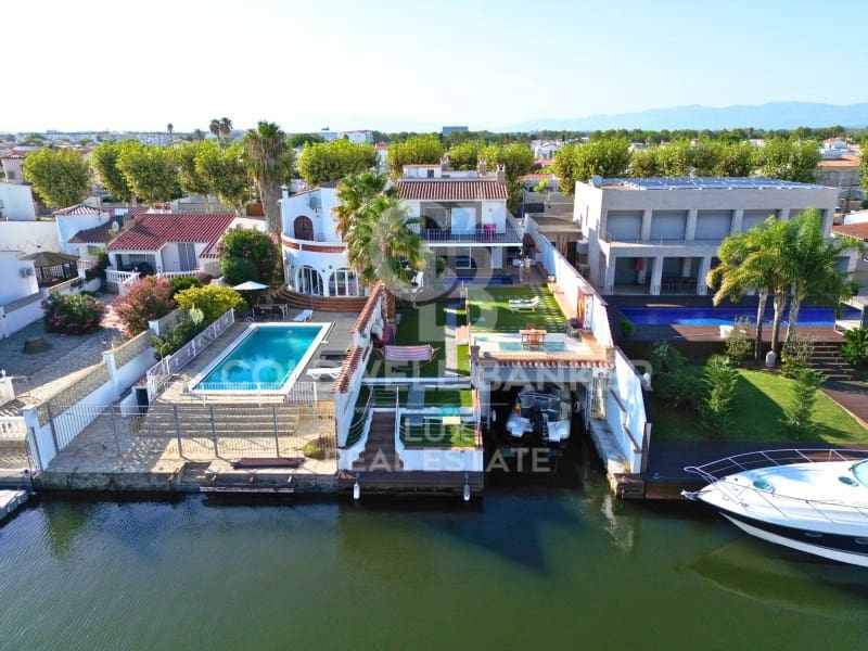 4 chambre Villa/Maison à vendre à Empuriabrava avec piscine garage - 1 950 000 € (Ref: 7776868)