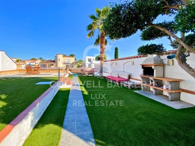 4 chambre Villa/Maison à vendre à Empuriabrava, Castelló d'Empúries avec piscine garage - 1 950 000 € (Ref: 7776868)