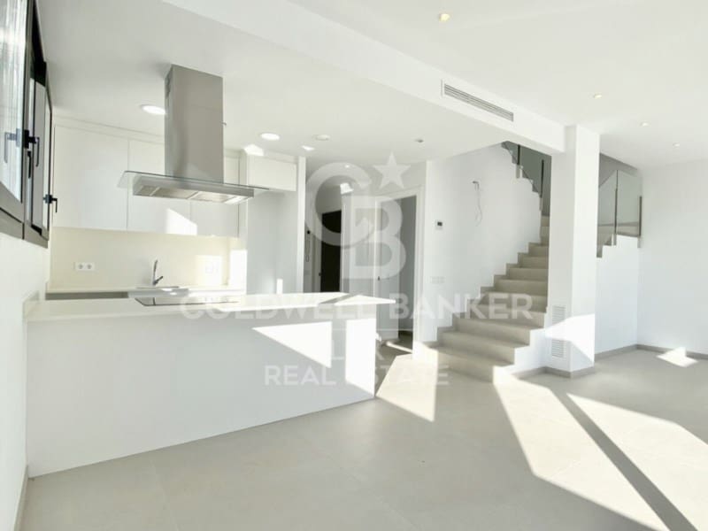4 bedroom Townhouse for sale in Empuriabrava with pool - € 695,000 (Ref: 7839996)