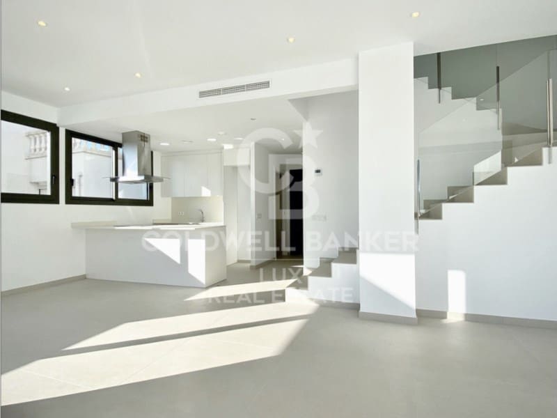 4 bedroom Townhouse for sale in Empuriabrava with pool - € 695,000 (Ref: 7839996)