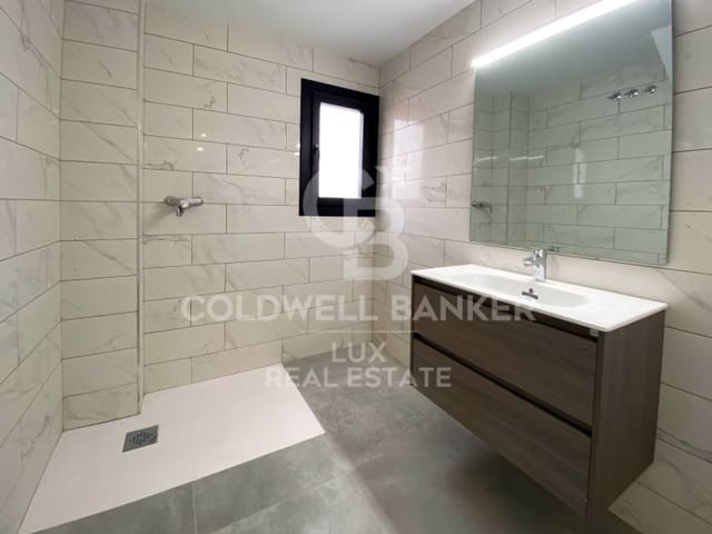 2 bedroom Apartment for sale in Santa Margarida, Roses - € 345,000 (Ref: 7927590)