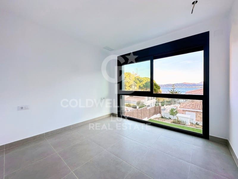 5 quarto Moradia para venda em Llanca com piscina garagem - 1 275 000 € (Ref: 7992038)