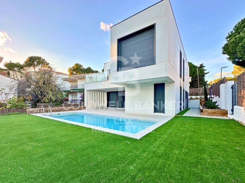 5 quarto Moradia para venda em Llanca com piscina garagem - 1 275 000 € (Ref: 7992038)