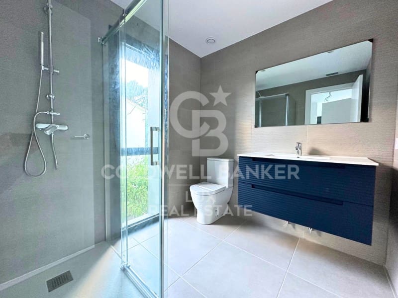 5 quarto Moradia para venda em Llanca com piscina garagem - 1 275 000 € (Ref: 7992038)