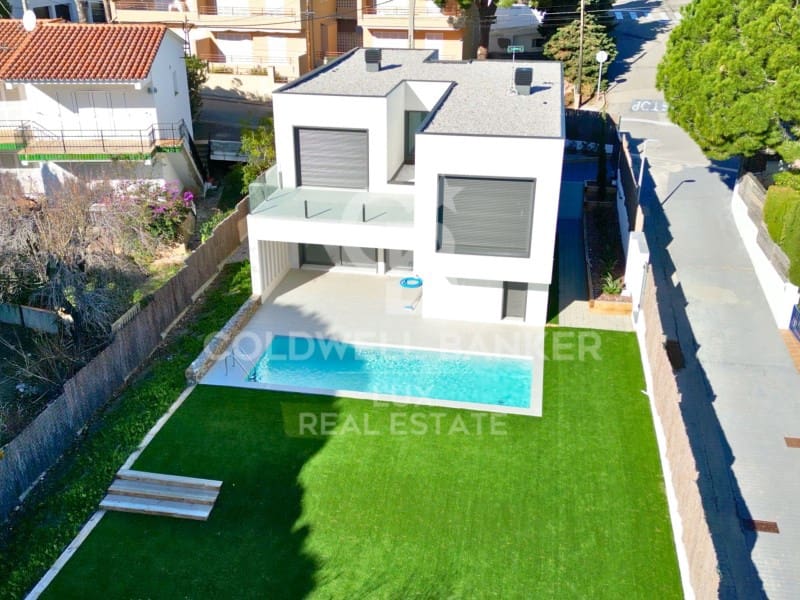 5 quarto Moradia para venda em Llanca com piscina garagem - 1 275 000 € (Ref: 7992038)