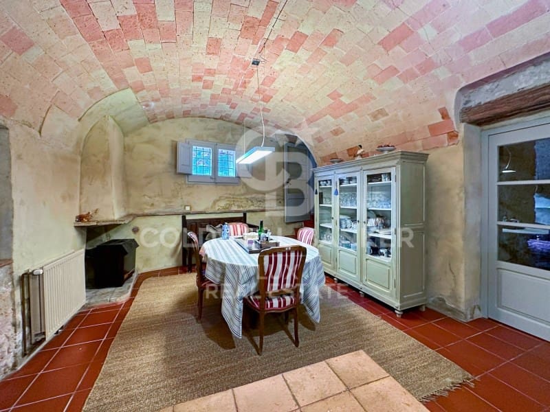 6 soveværelse Finca/Landehus til salg i Garrigas med swimmingpool - € 1.790.000 (Ref: 8016889)