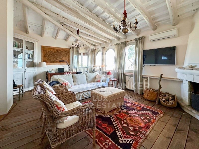 6 soveværelse Finca/Landehus til salg i Garrigas med swimmingpool - € 1.790.000 (Ref: 8016889)