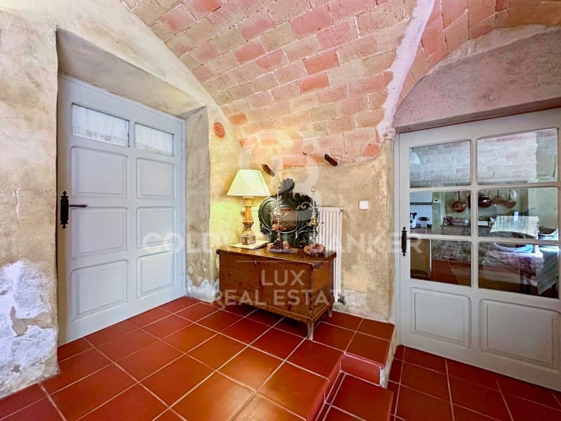 6 soveværelse Finca/Landehus til salg i Garrigas med swimmingpool - € 1.790.000 (Ref: 8016889)