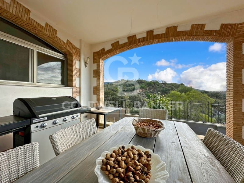 5 soveværelse Villa til salg i Vilajuiga med swimmingpool garage - € 890.000 (Ref: 8047577)