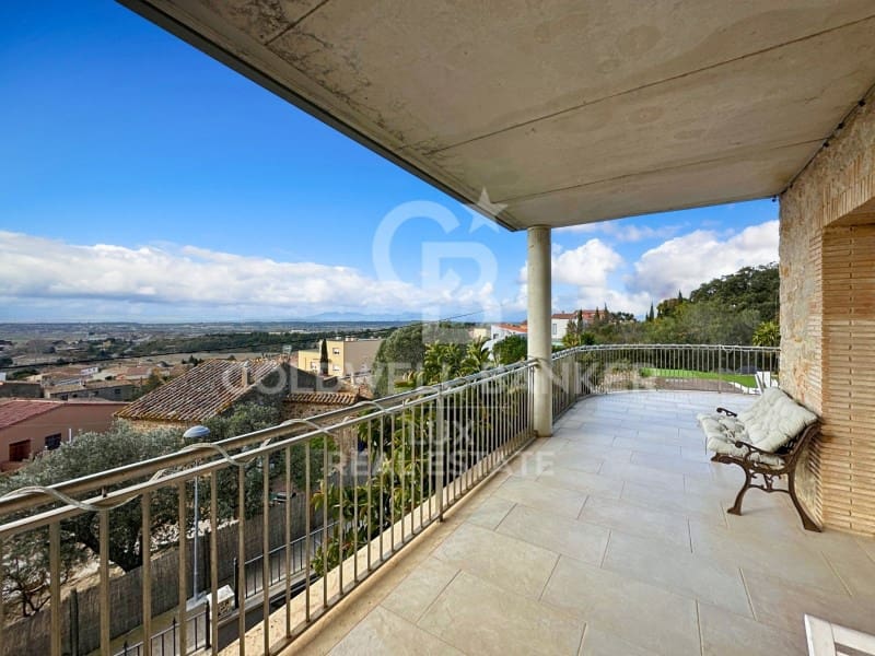 5 soveværelse Villa til salg i Vilajuiga med swimmingpool garage - € 890.000 (Ref: 8047577)