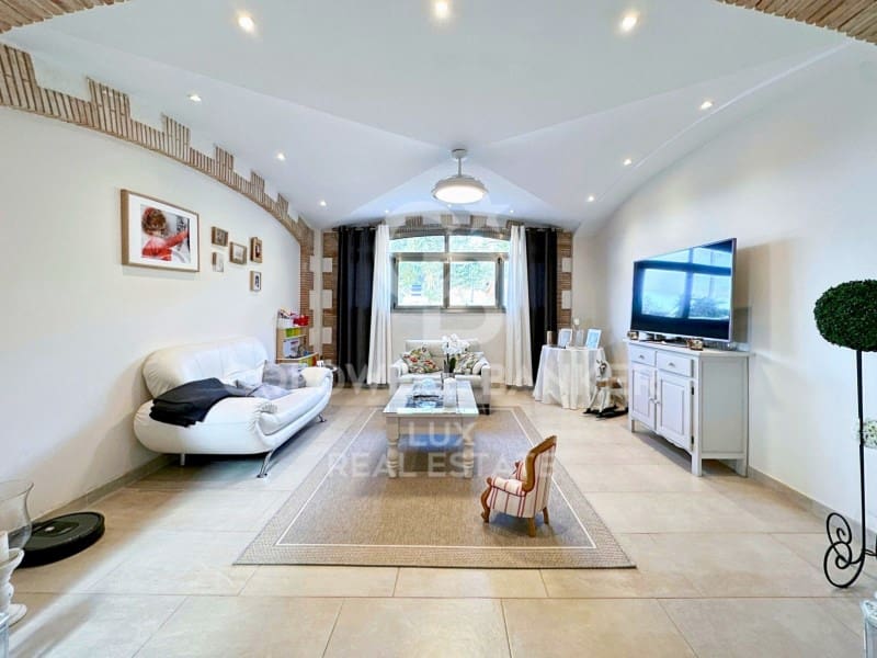 5 soveværelse Villa til salg i Vilajuiga med swimmingpool garage - € 890.000 (Ref: 8047577)