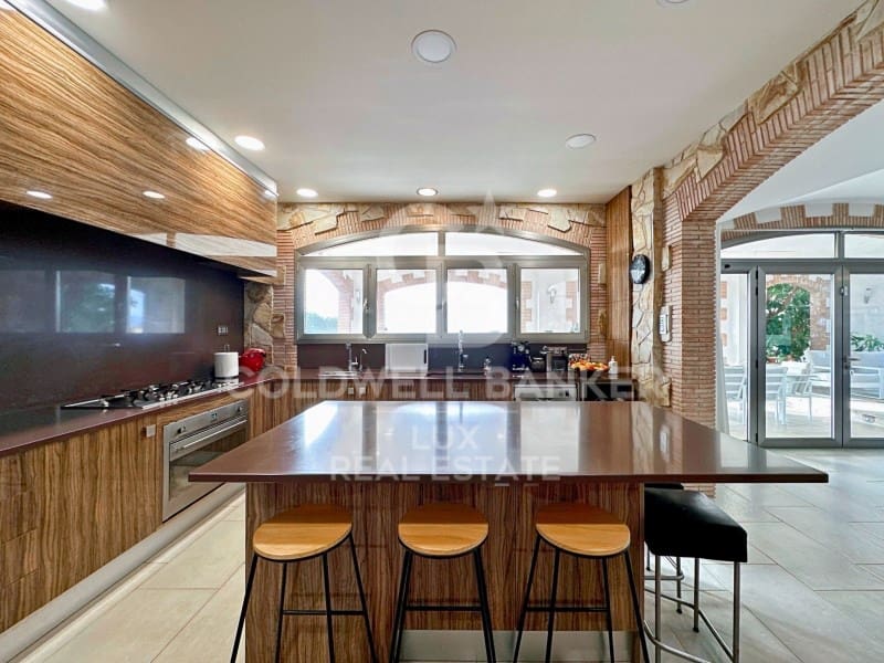 5 soveværelse Villa til salg i Vilajuiga med swimmingpool garage - € 890.000 (Ref: 8047577)