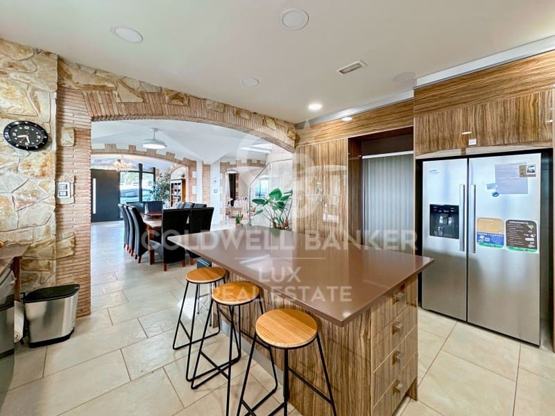 5 soveværelse Villa til salg i Vilajuiga med swimmingpool garage - € 890.000 (Ref: 8047577)