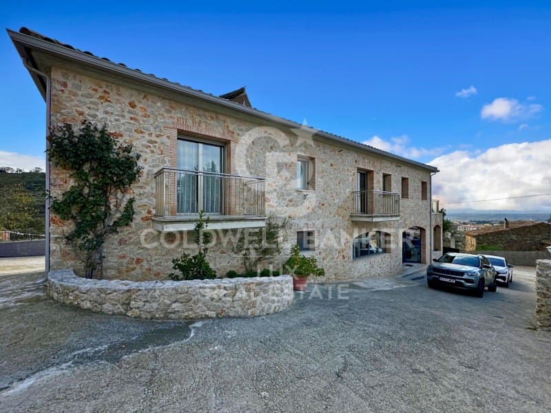 5 soveværelse Villa til salg i Vilajuiga med swimmingpool garage - € 890.000 (Ref: 8047577)