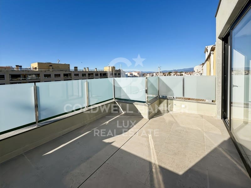 3 chambre Villa/Maison à vendre à Empuriabrava avec garage - 585 000 € (Ref: 8097142)