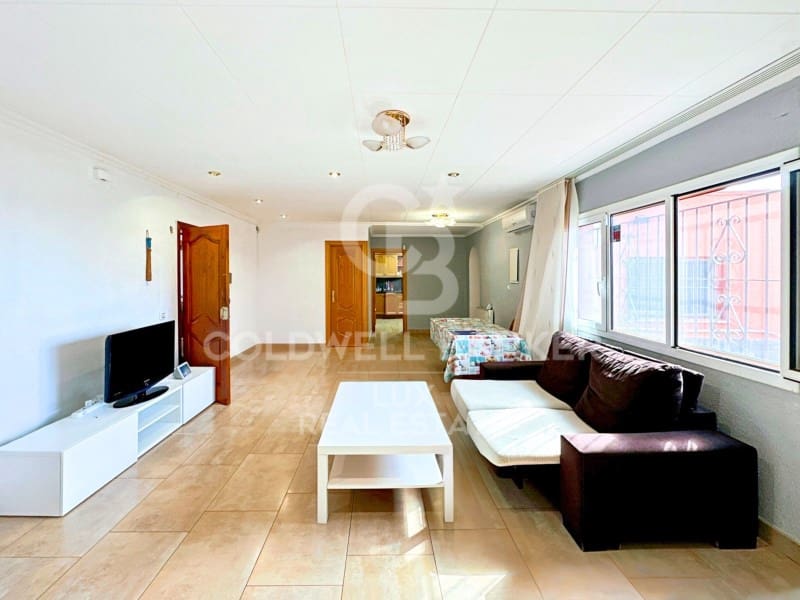 3 soveværelse Villa til salg i Garriguella med swimmingpool - € 320.000 (Ref: 8148320)