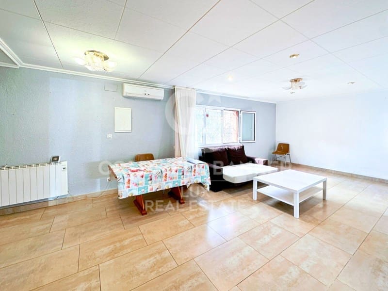 3 soveværelse Villa til salg i Garriguella med swimmingpool - € 320.000 (Ref: 8148320)