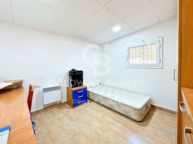 3 soveværelse Villa til salg i Garriguella med swimmingpool - € 320.000 (Ref: 8148320)