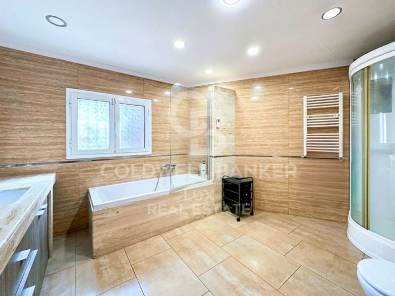 3 soveværelse Villa til salg i Garriguella med swimmingpool - € 320.000 (Ref: 8148320)