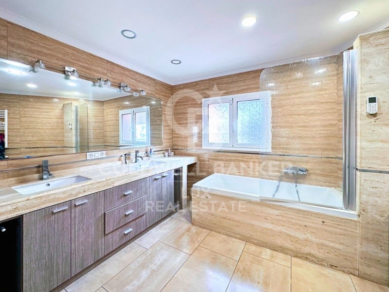 3 soveværelse Villa til salg i Garriguella med swimmingpool - € 320.000 (Ref: 8148320)