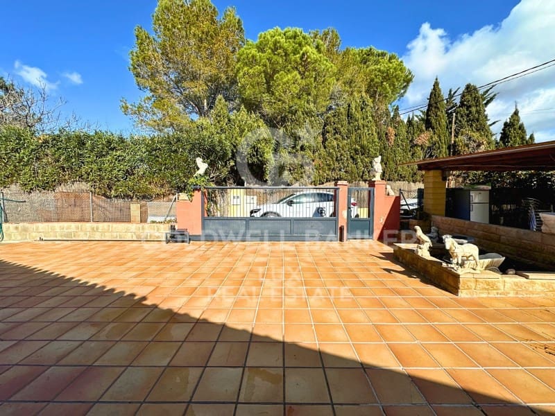 3 soveværelse Villa til salg i Garriguella med swimmingpool - € 320.000 (Ref: 8148320)