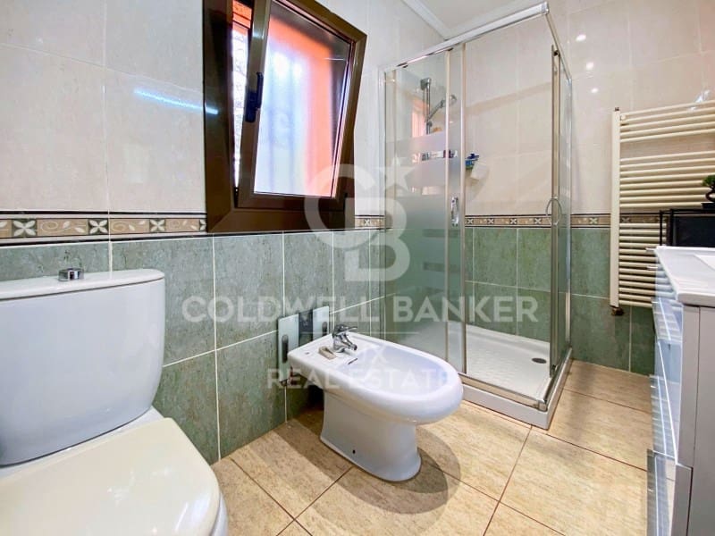 4 soverom Villa til salgs i Roses med garasje - € 367 500 (Ref: 8238928)