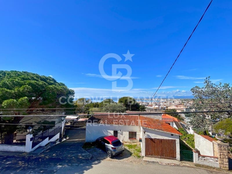 4 soverom Villa til salgs i Roses med garasje - € 367 500 (Ref: 8238928)