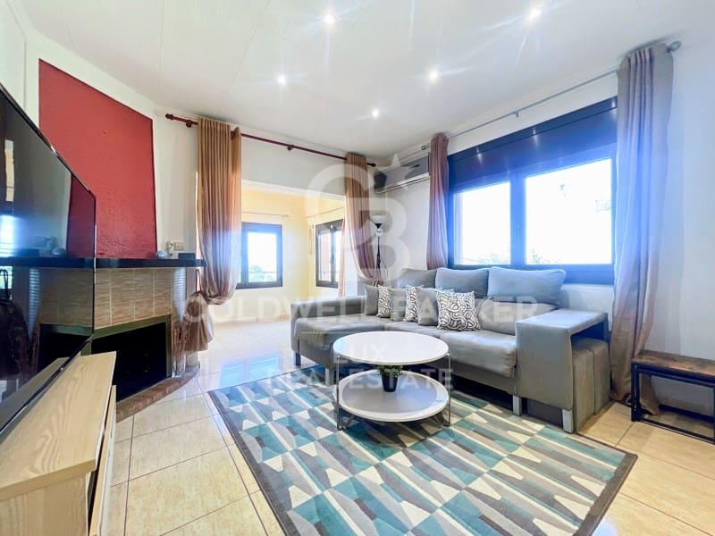 4 soverom Villa til salgs i Roses med garasje - € 367 500 (Ref: 8238928)