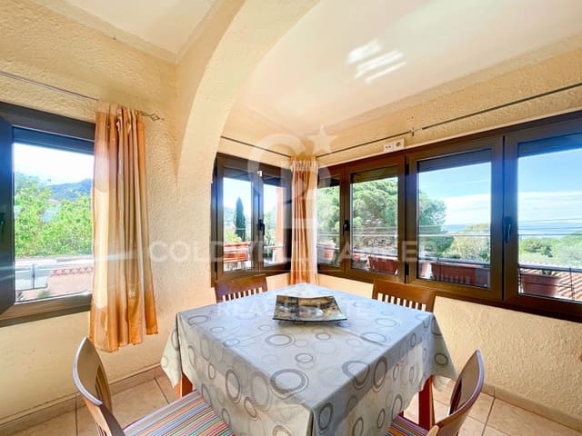 4 sypialnia Willa na sprzedaż w Roses z garażem - 367 500 € (Ref: 8238928)