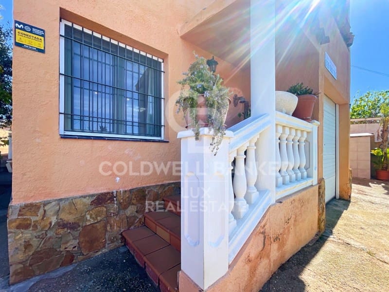 4 soverom Villa til salgs i Roses med garasje - € 367 500 (Ref: 8238928)