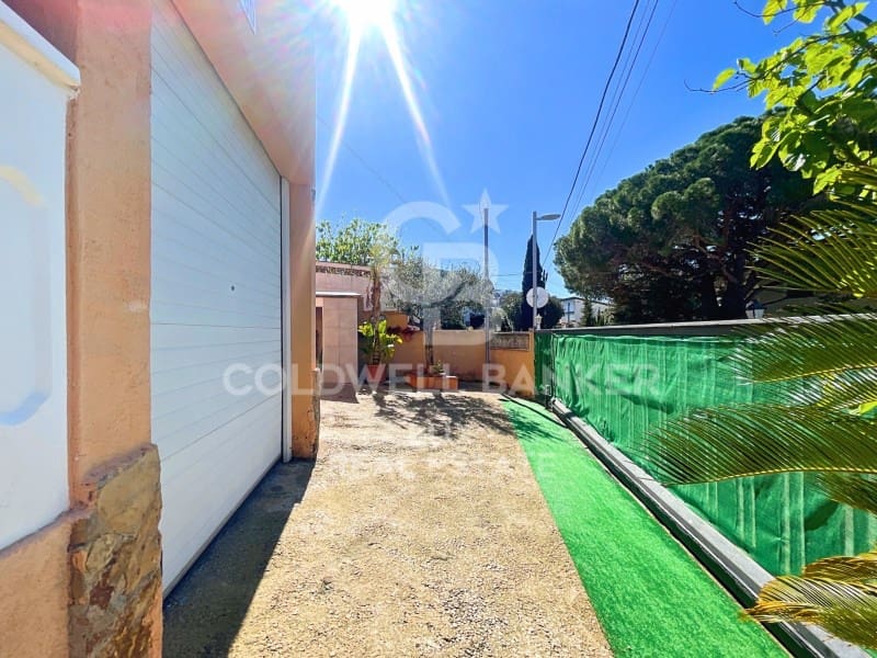 4 soverom Villa til salgs i Roses med garasje - € 367 500 (Ref: 8238928)