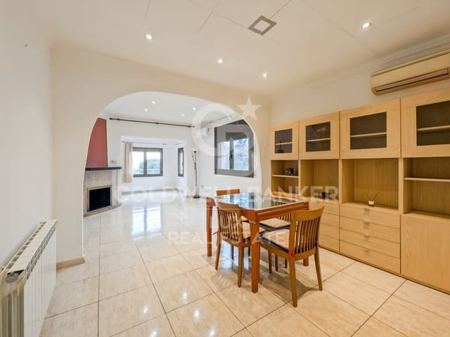 4 makuuhuone Huvila myytävänä paikassa Roses mukana 
autotalli - 367 500 € (Ref: 8238928)