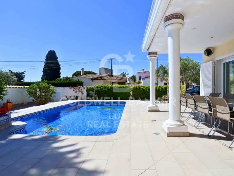 5 sovrum Villa till salu i Empuriabrava med pool garage - 799 000 € (Ref: 8247516)