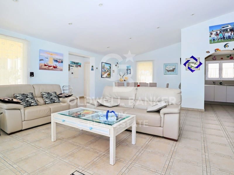 5 sovrum Villa till salu i Empuriabrava med pool garage - 799 000 € (Ref: 8247516)