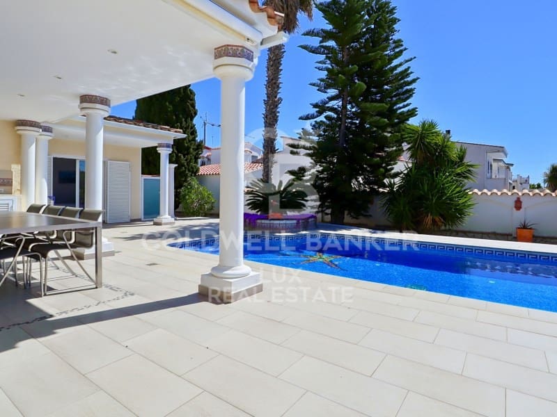 5 sovrum Villa till salu i Empuriabrava med pool garage - 799 000 € (Ref: 8247516)