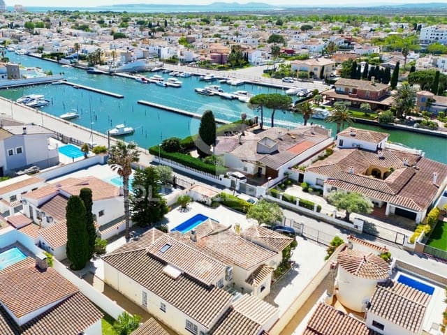 5 Zimmer Villa zu verkaufen in Empuriabrava, Castelló d'Empúries mit Pool Garage - 799.000 € (Ref: 8247516)